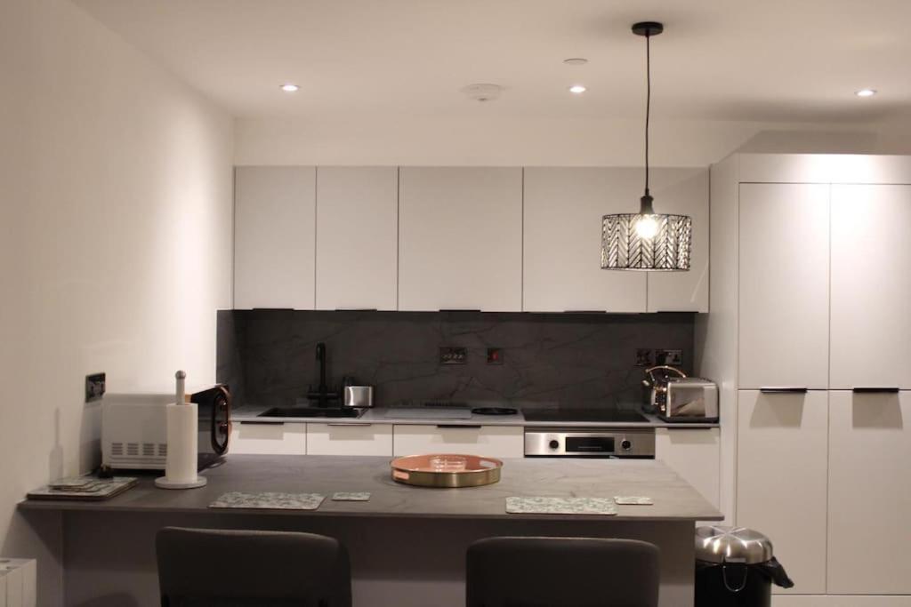 Amazing Luxury One Bedroom Apartment In The Heart Of Preston Preston  Bagian luar foto