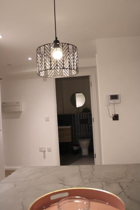 Amazing Luxury One Bedroom Apartment In The Heart Of Preston Preston  Bagian luar foto